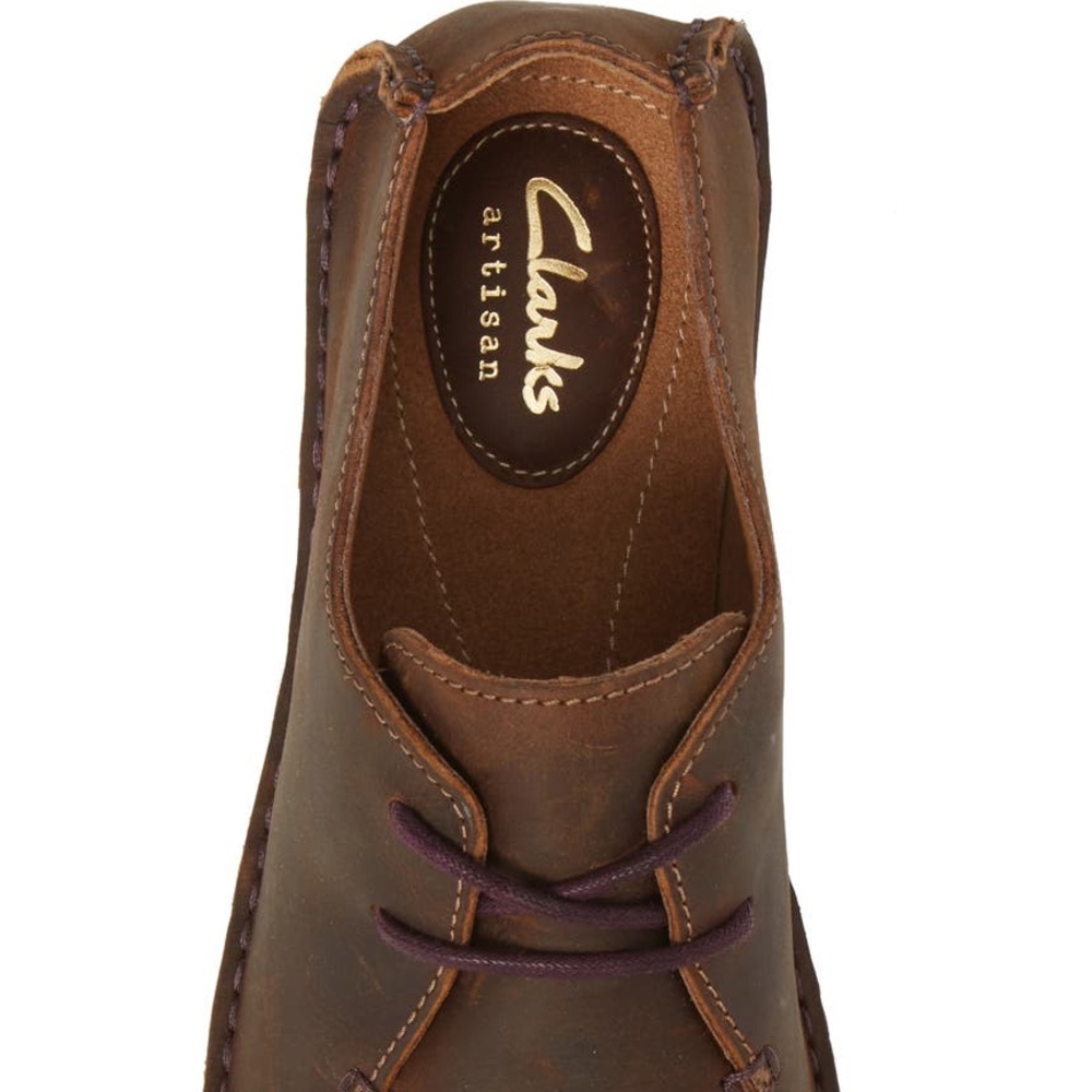 Gently used sold out Faraway Field Clark’s Beeswax Leather casuals size 8.5/9